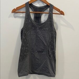 Lululemon Swiftly Tech Tank Top Razorback Size 6